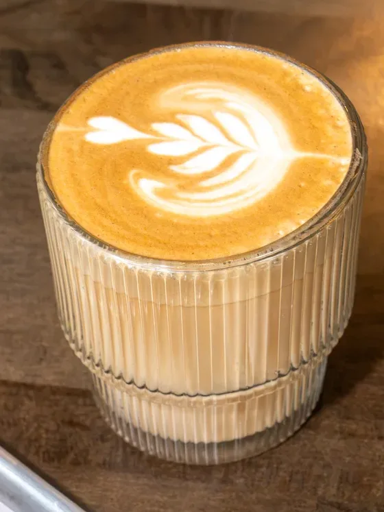 TOASTED latte with leaf latte art